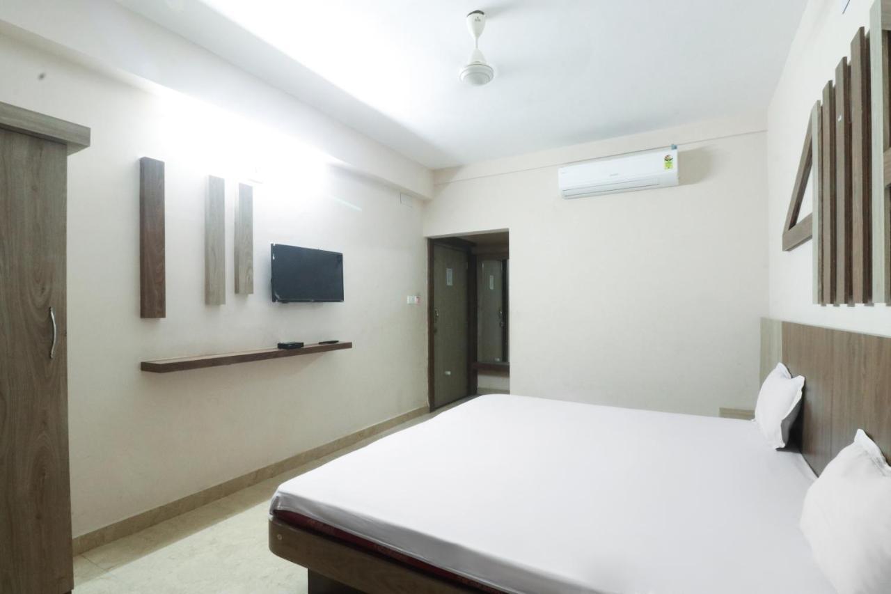 Capital O 46890 Sairaj Hotel